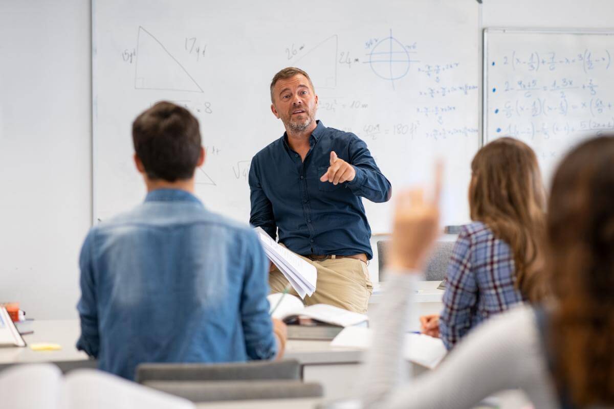 The Top 9 Secrets Every Great Salesperson Needs To Know About Presenting
